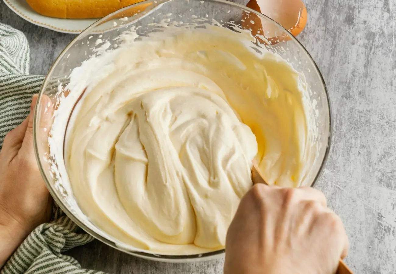 La crema al mascarpone definitiva: la ricetta segreta della nonna per non farla impazzire