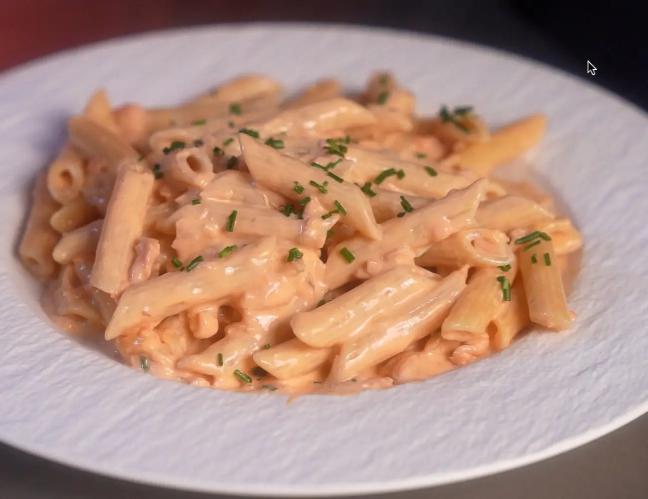 Questa pasta cremosa è pronta in 12 minuti e ha solo 300 calorie: provare per credere