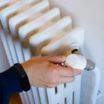 Come pulire velocemente i termosifoni: ecco il metodo definitivo